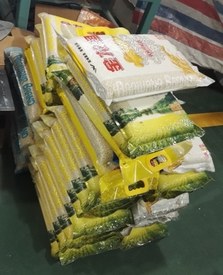 เครื่องบรรจุเมล็ดข้าวอัตโนมัติแบบอัตโนมัติ AC380V 2.5KG CCPIT
